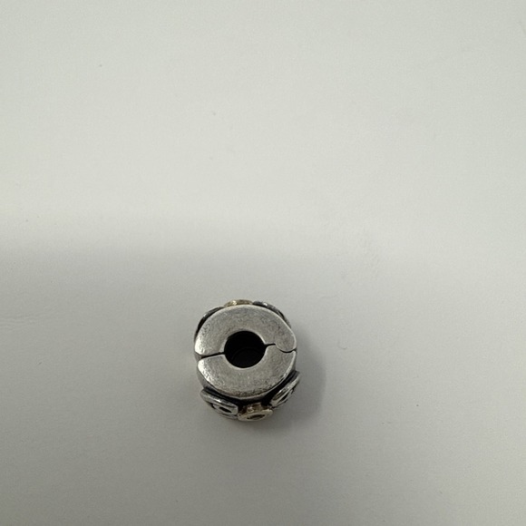 Retired Pandora ALE 14K Bezel Peridot Double Heart Scroll Clip – 926 - Picture 4 of 6